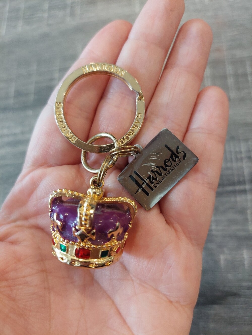 Vintage Harrods Crown & Union Jack Keyring with Purple Enamel Crown - Picture 6 of 6